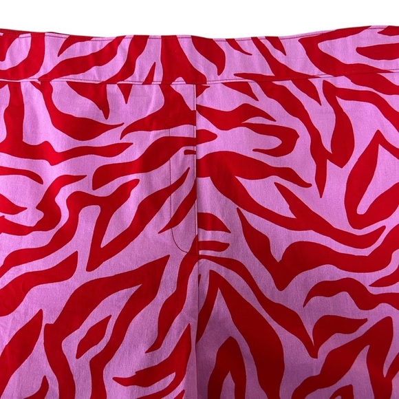 Spanx 3X Polished On The Go 6" Short in True Red Zebra Stripe Animal Print NWT - Picture 5 of 16